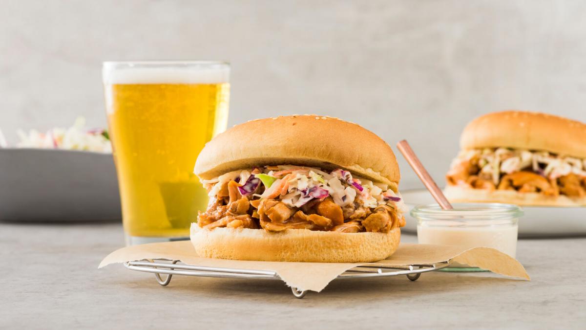 Instant Pot Pulled Chicken Sandwiches